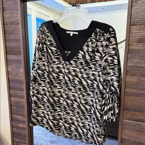 Collective Concepts Elegant Black Top